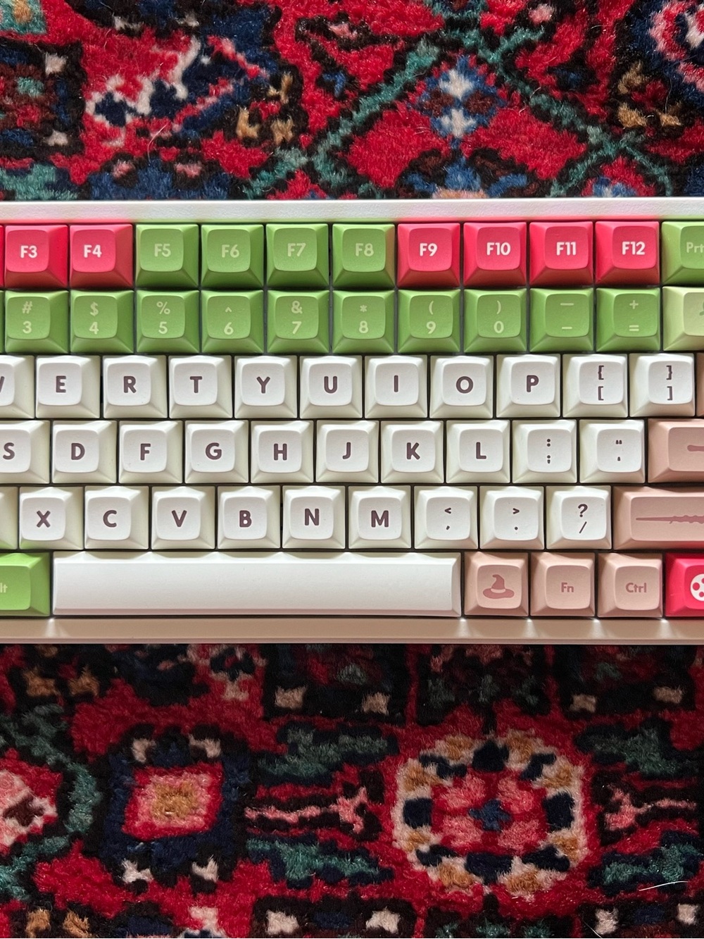 DSA and Yunzii Mechanical Keyboard and Keycap Set - Red, Green, Cream